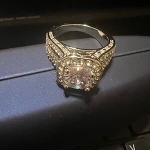 Elegant Silver Ring with Clear Gemstones